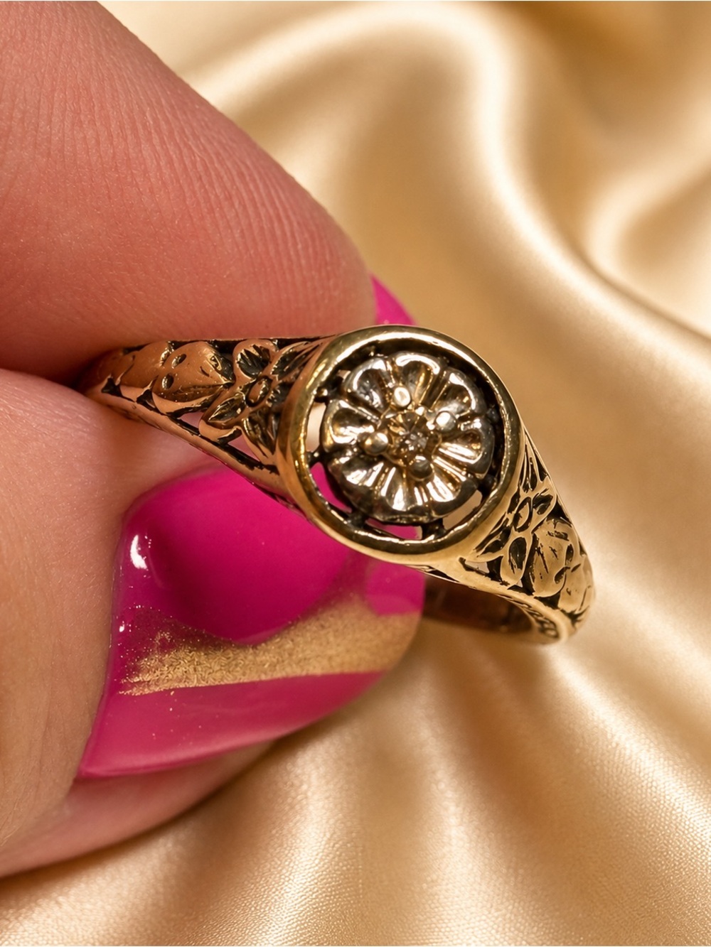 Vintage 10K Gold Diamond Engraved Ring Size 6.5